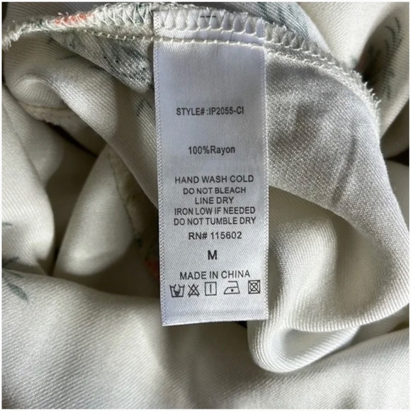 All in favor • floral button front wide leg jumpsuit - Picture 4 of 5